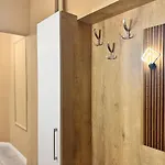 Noar Luxury דירה